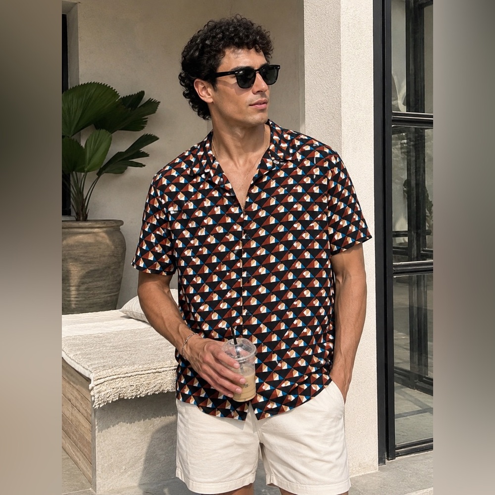 Express Men’s Geometric Print Button Up Shirt Large NWT